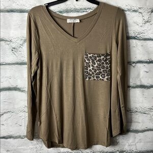 Zenana Long Sleeve V Neck Top with Leopard Pocket in Khaki - NIP
